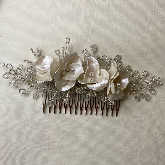 Handmade Bridal Floral Hair Comb main image 2